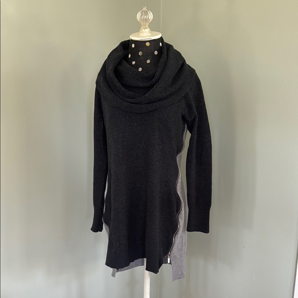 Elegant Black and Gray Women's Sweater